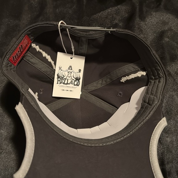 Black Cap - Picture 6 of 8